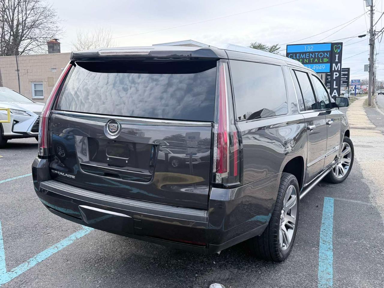 Cadillac Escalade ESV Premium 4WD 2015