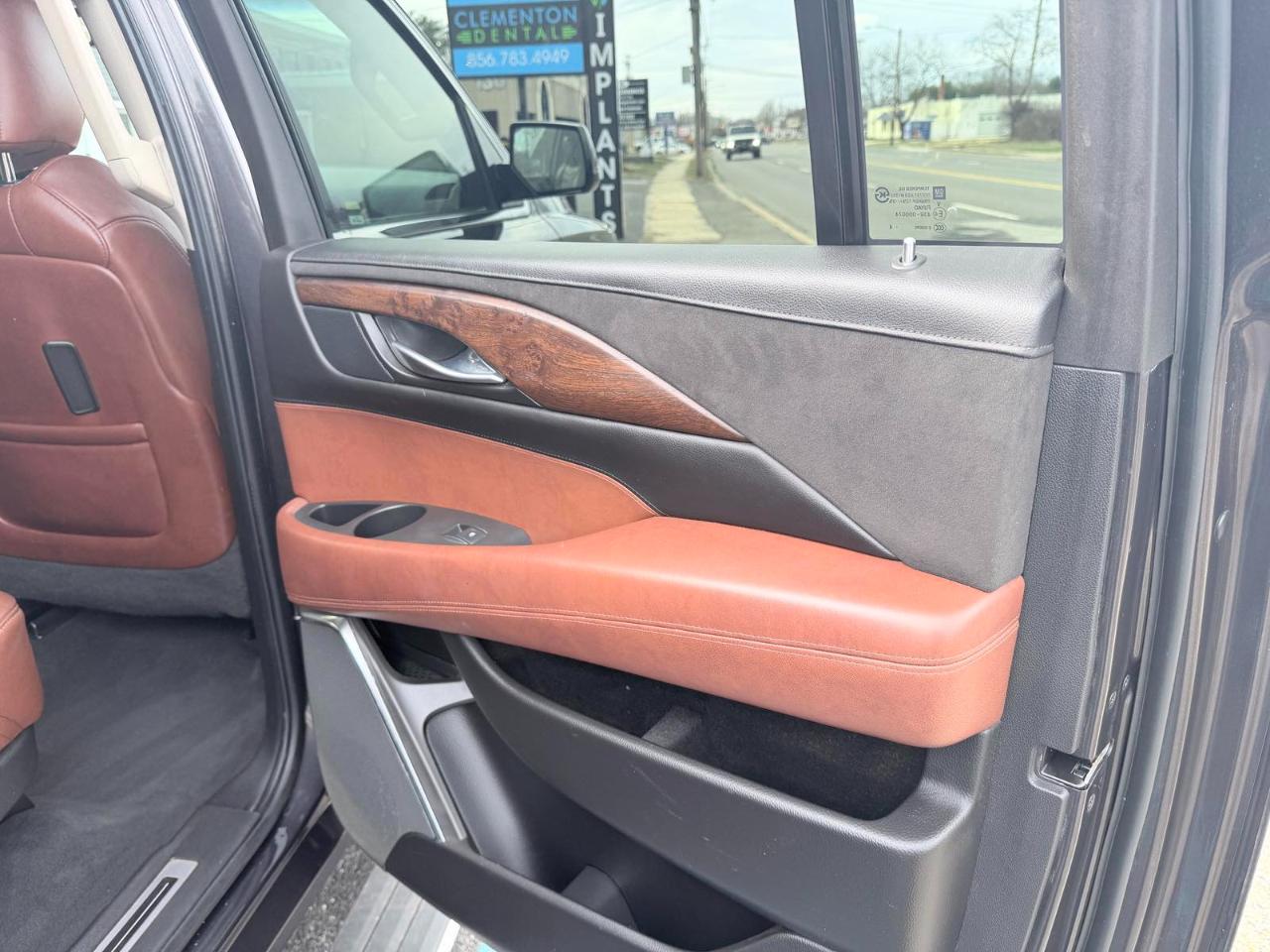 Cadillac Escalade ESV Premium 4WD 2015