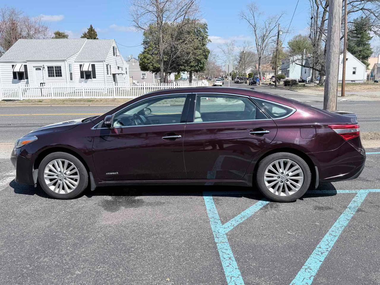 Toyota Avalon Hybrid XLE Touring 2015