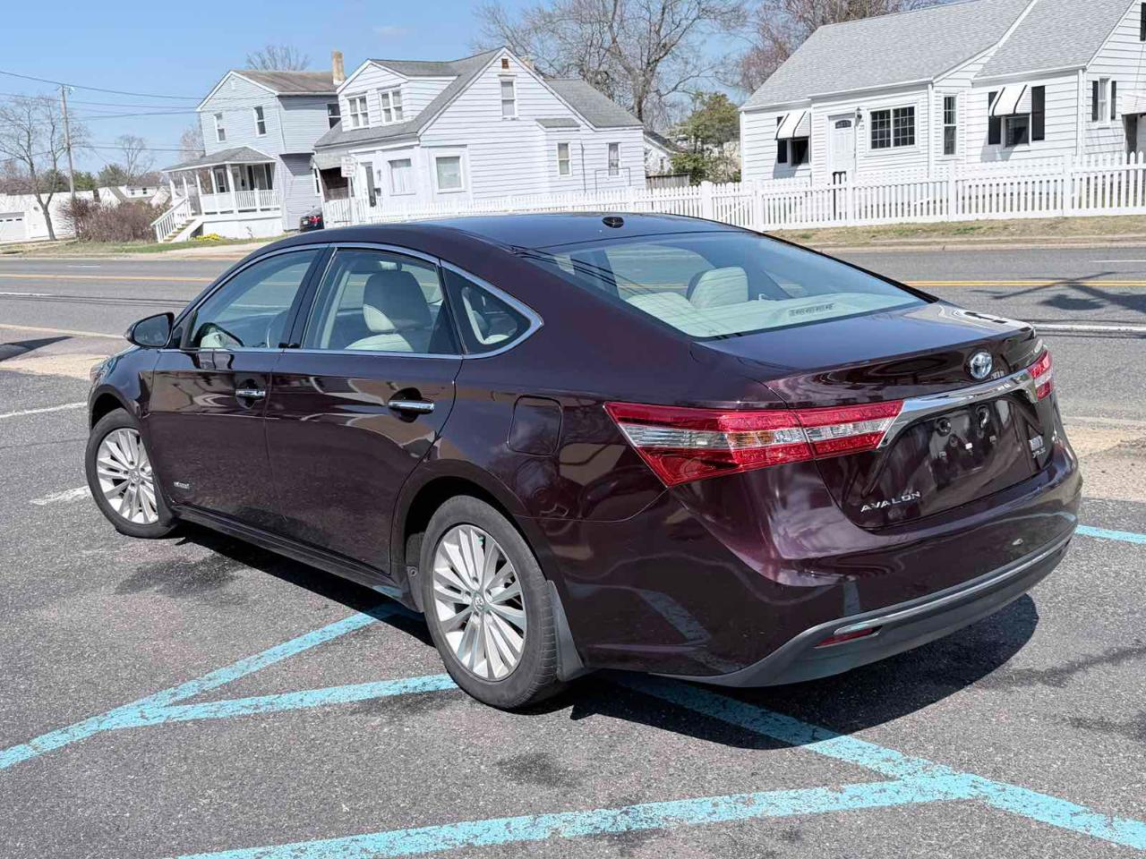 Toyota Avalon Hybrid XLE Touring 2015