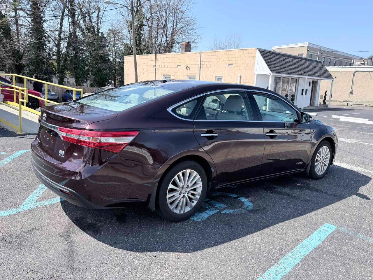 Toyota Avalon Hybrid XLE Touring 2015