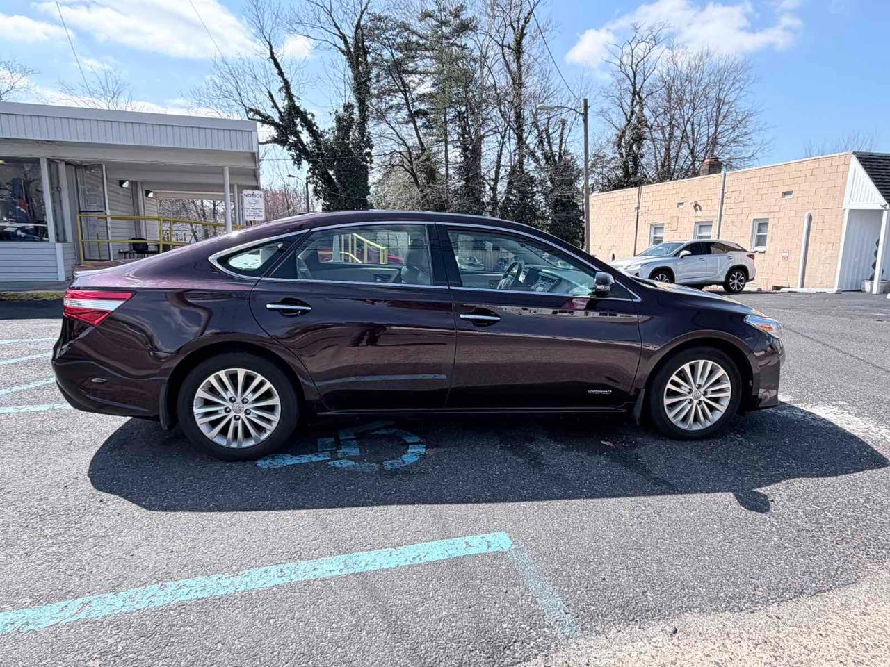 Toyota Avalon Hybrid XLE Touring 2015