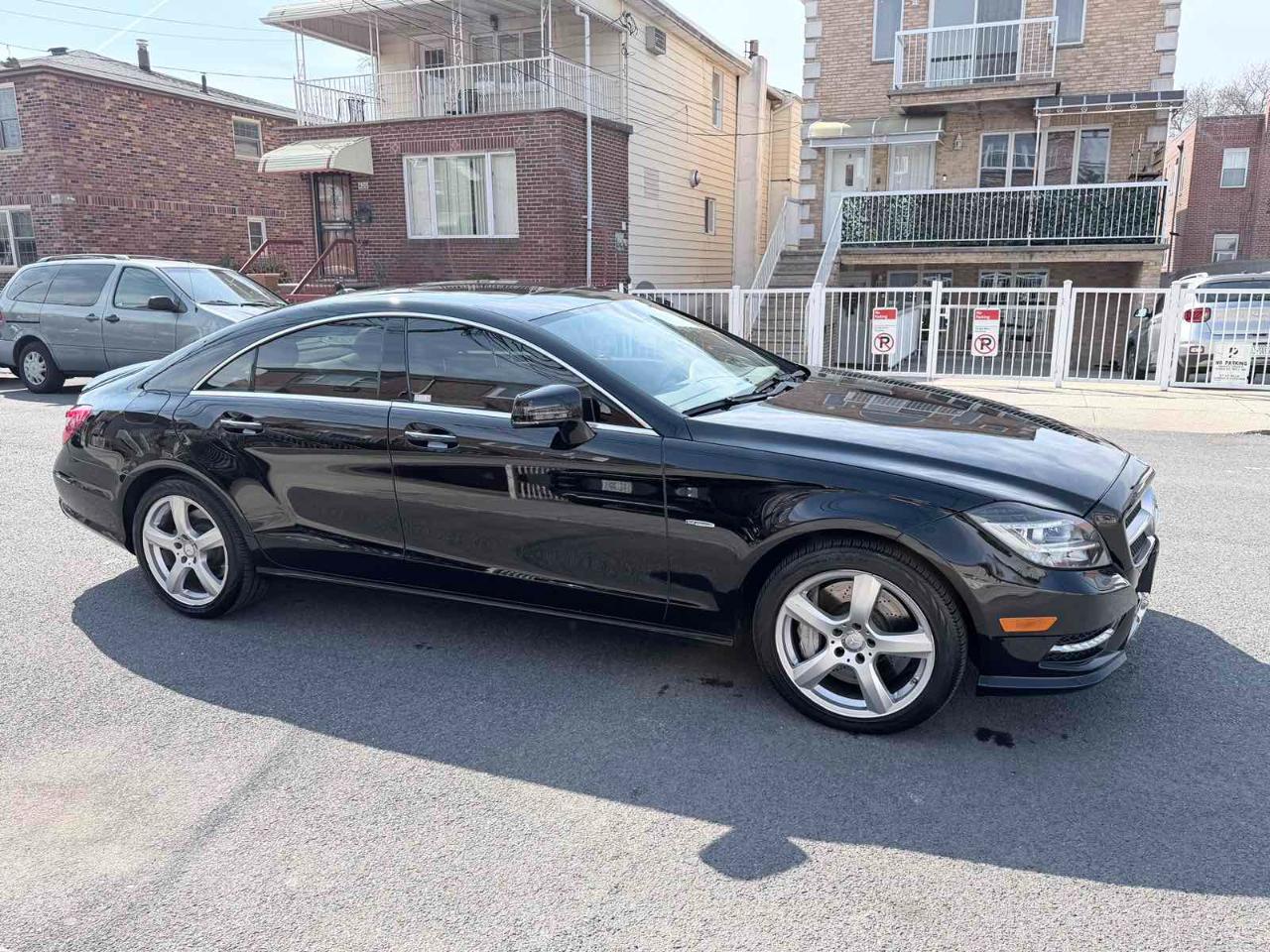 Mercedes-Benz CLS-Class CLS550 4MATIC 2012