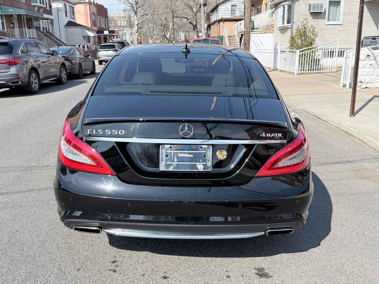 Mercedes-Benz CLS-Class CLS550 4MATIC 2012