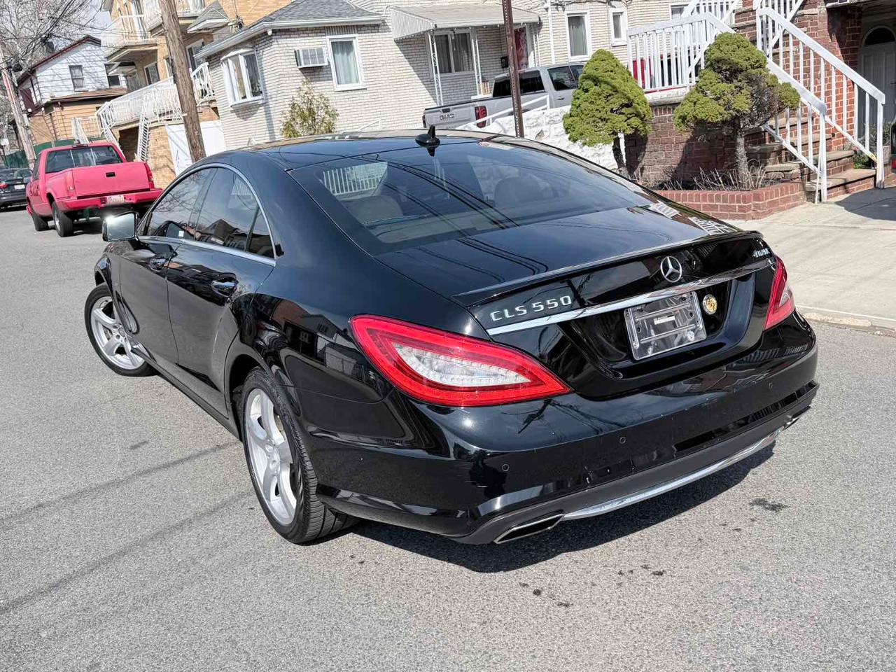 Mercedes-Benz CLS-Class CLS550 4MATIC 2012