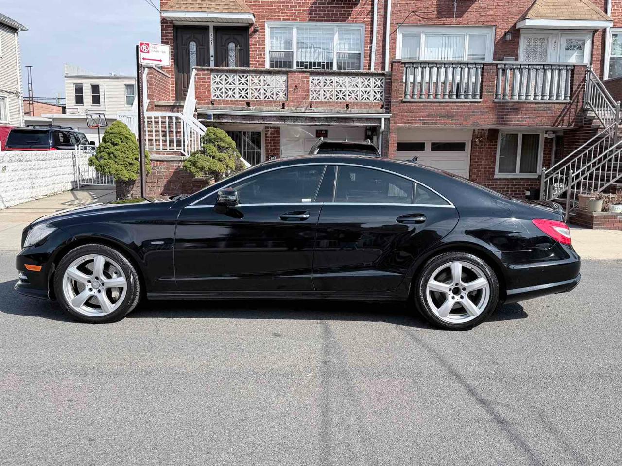Mercedes-Benz CLS-Class CLS550 4MATIC 2012