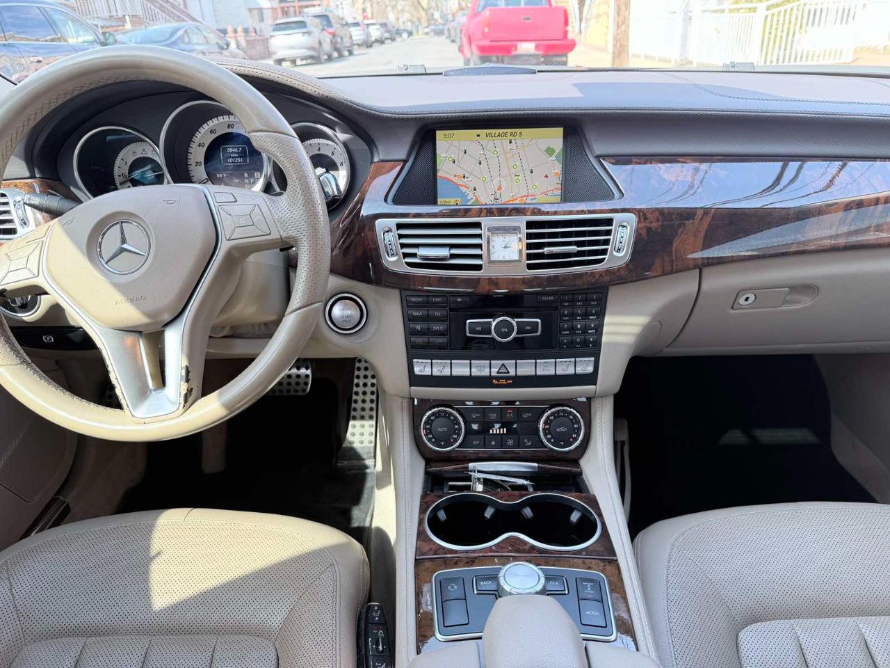 Mercedes-Benz CLS-Class CLS550 4MATIC 2012