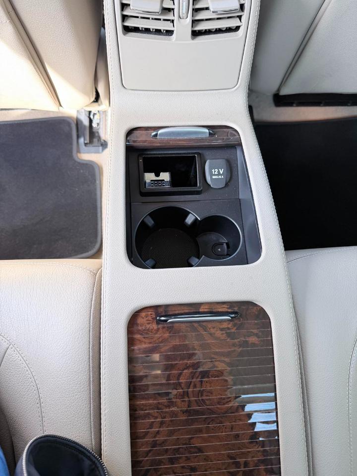 Mercedes-Benz CLS-Class CLS550 4MATIC 2012