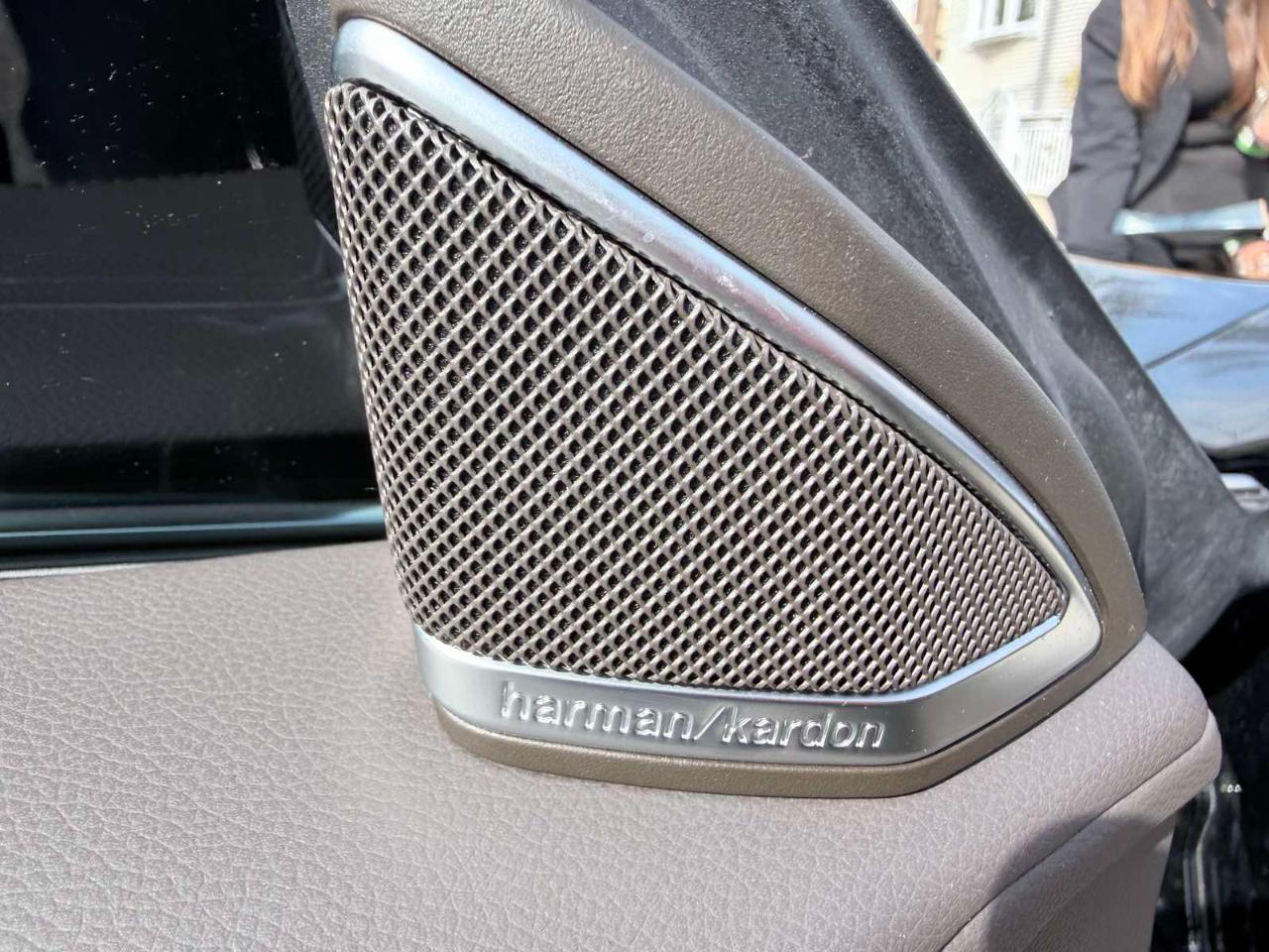 Mercedes-Benz CLS-Class CLS550 4MATIC 2012