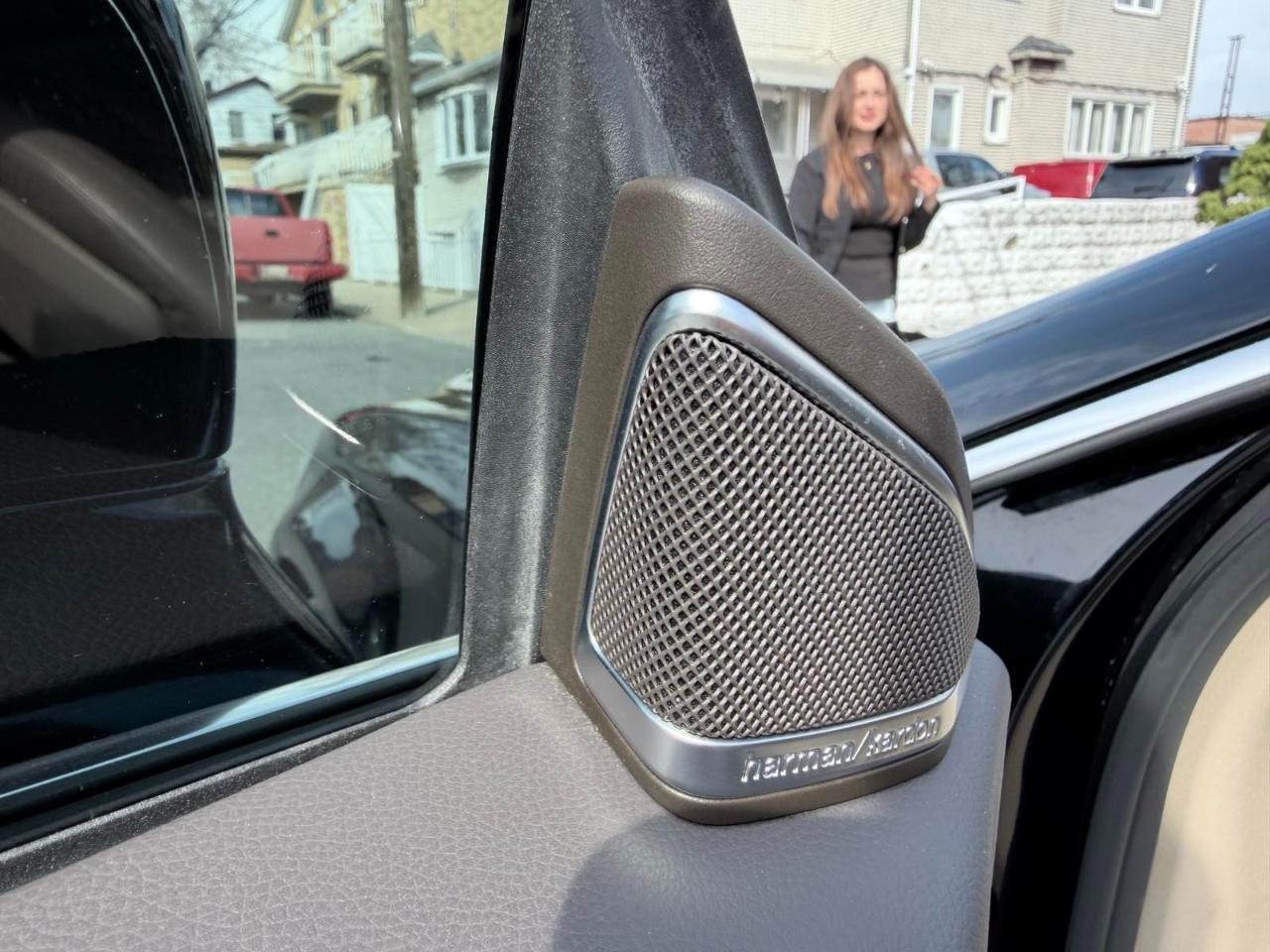 Mercedes-Benz CLS-Class CLS550 4MATIC 2012