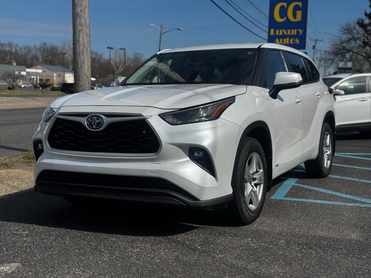 Toyota Highlander Hybrid LE AWD 2024