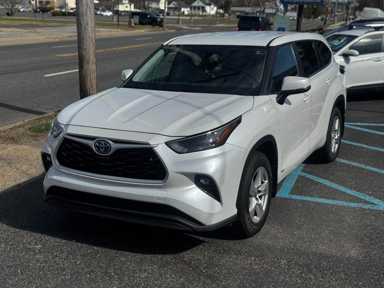 Toyota Highlander Hybrid LE AWD 2024