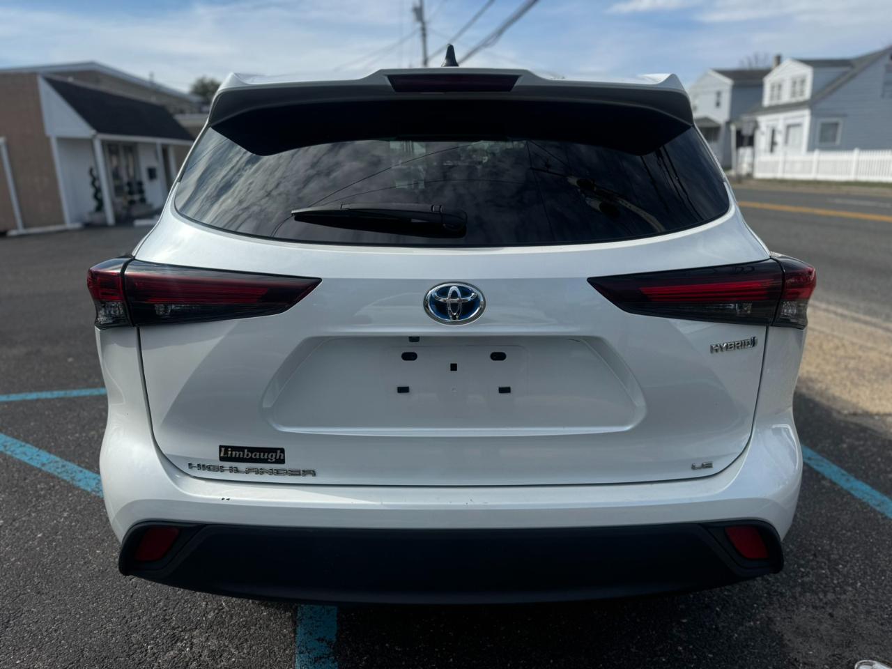 Toyota Highlander Hybrid LE AWD 2024