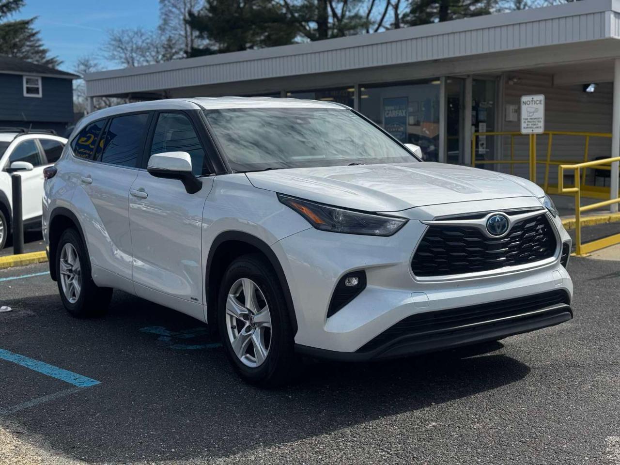 Toyota Highlander Hybrid LE AWD 2024