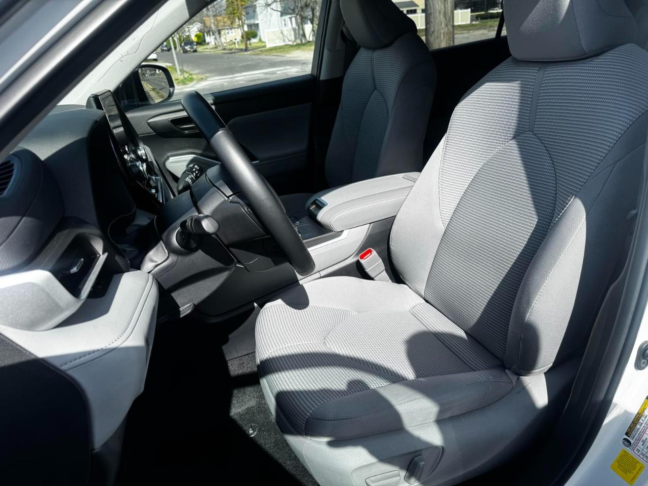 Toyota Highlander Hybrid LE AWD 2024