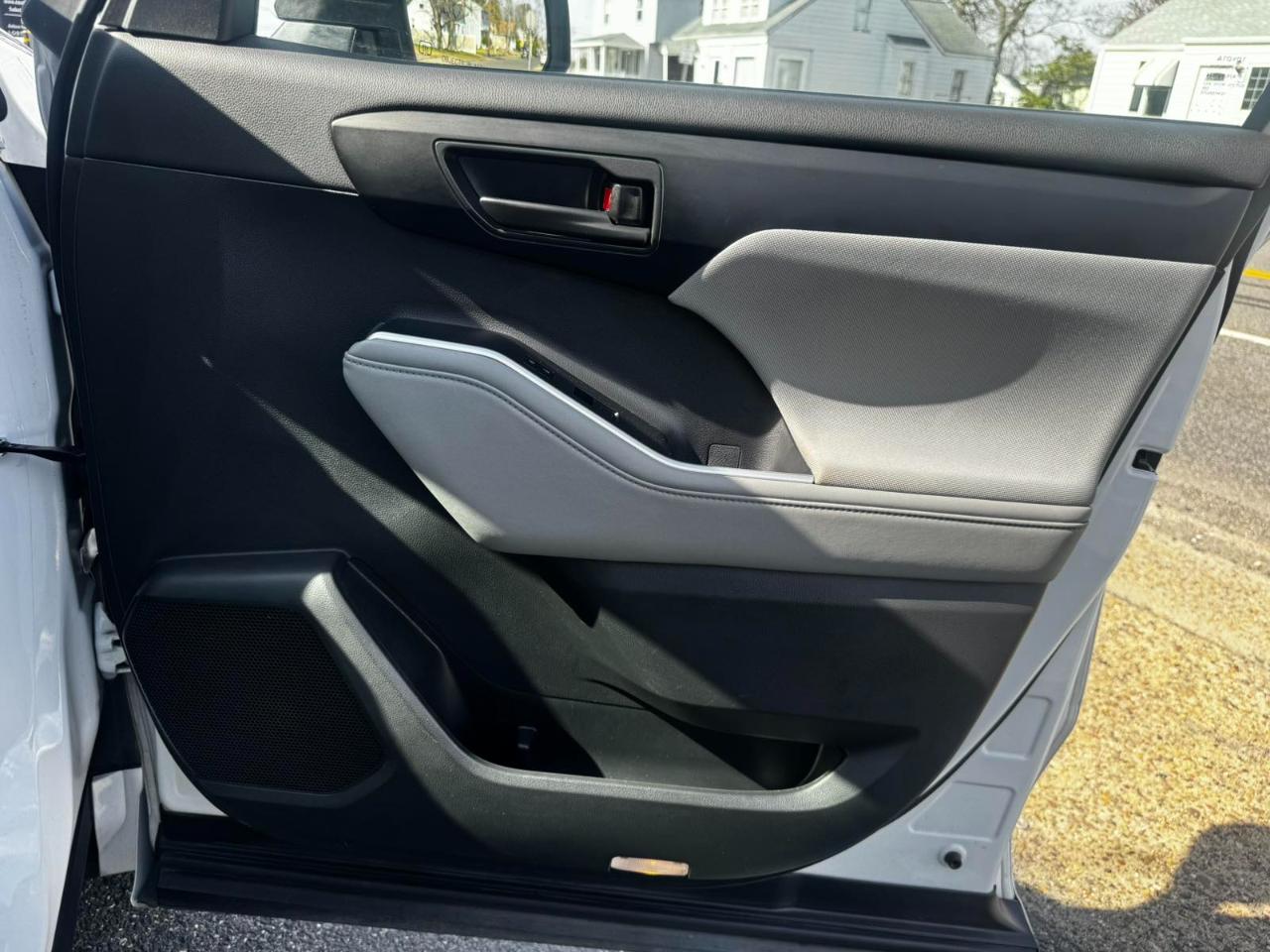 Toyota Highlander Hybrid LE AWD 2024