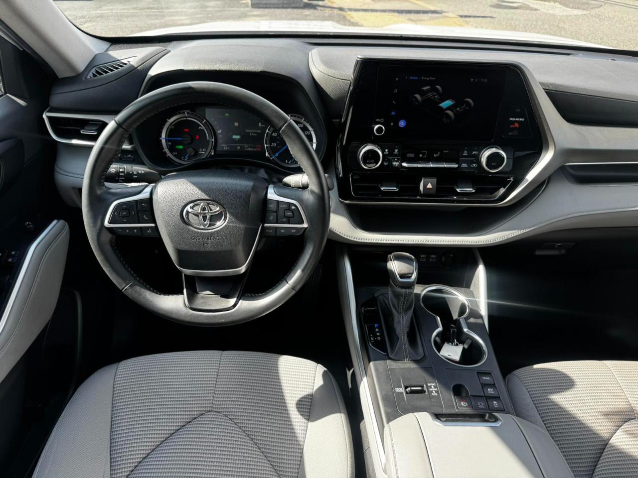 Toyota Highlander Hybrid LE AWD 2024