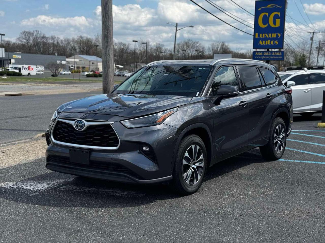 Toyota Highlander Hybrid XLE 2022