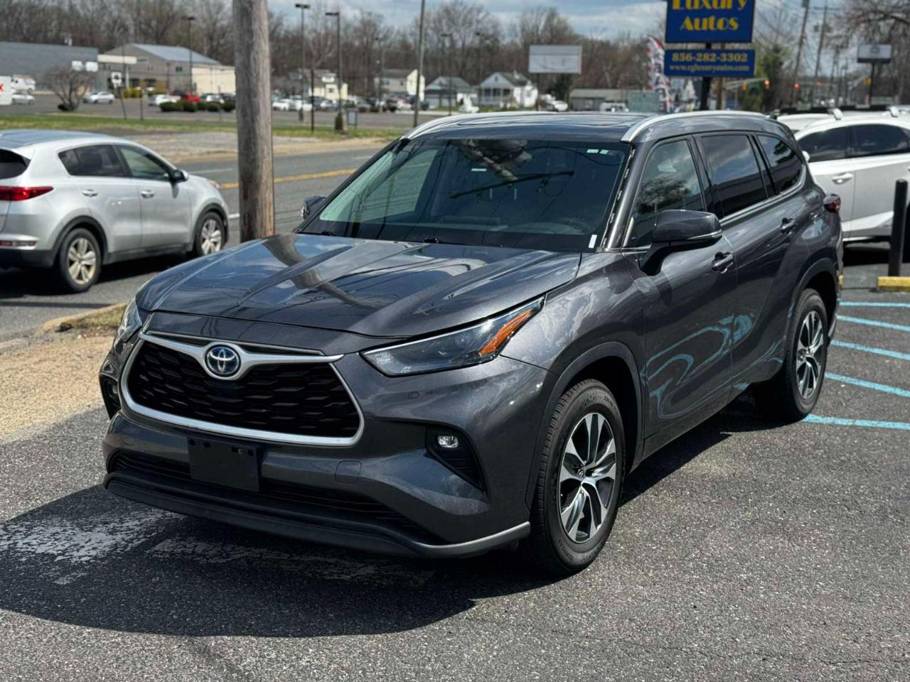 Toyota Highlander Hybrid XLE 2022