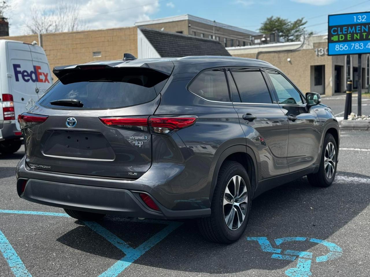 Toyota Highlander Hybrid XLE 2022