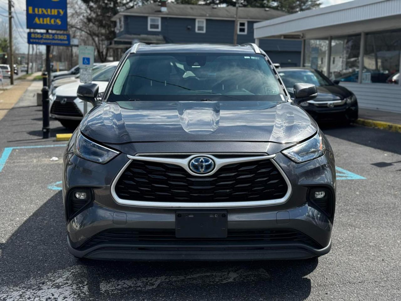 Toyota Highlander Hybrid XLE 2022