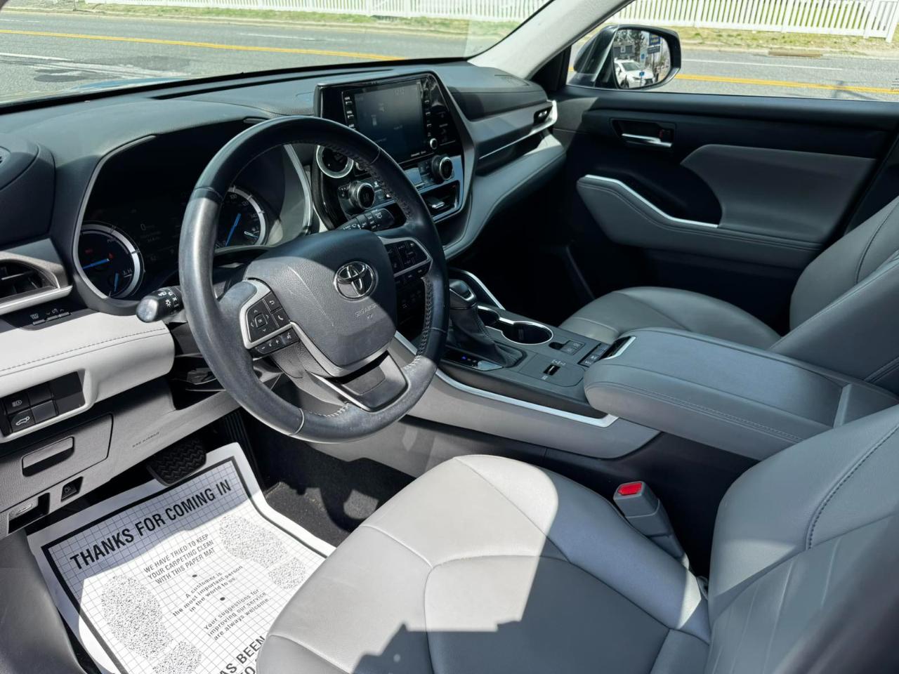 Toyota Highlander Hybrid XLE 2022