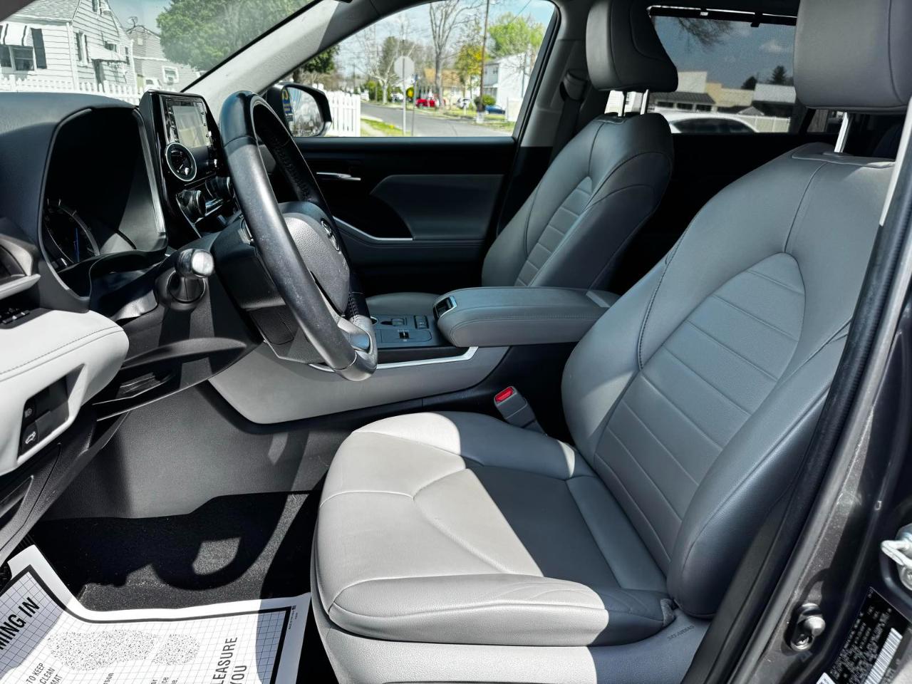 Toyota Highlander Hybrid XLE 2022