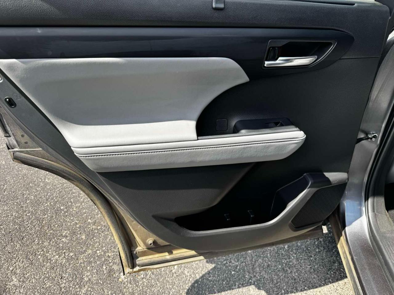 Toyota Highlander Hybrid XLE 2022