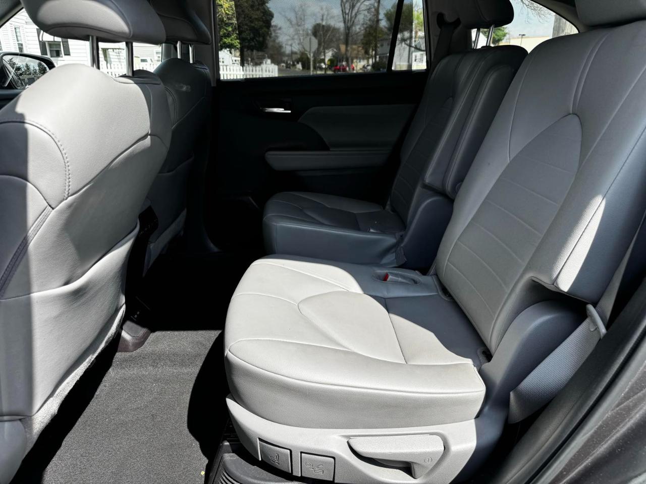 Toyota Highlander Hybrid XLE 2022