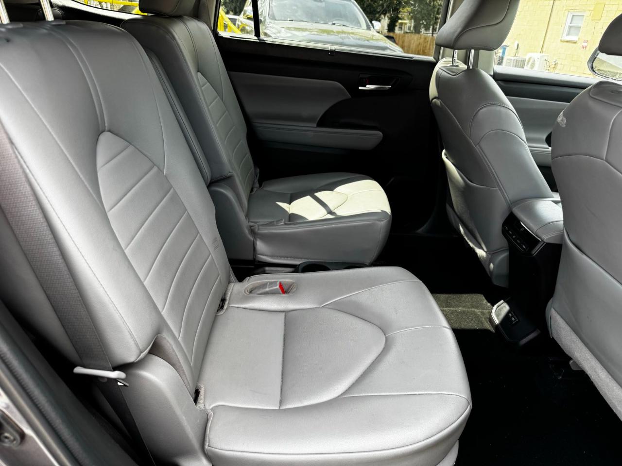 Toyota Highlander Hybrid XLE 2022