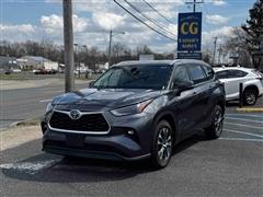 2022 Toyota Highlander Hybrid 