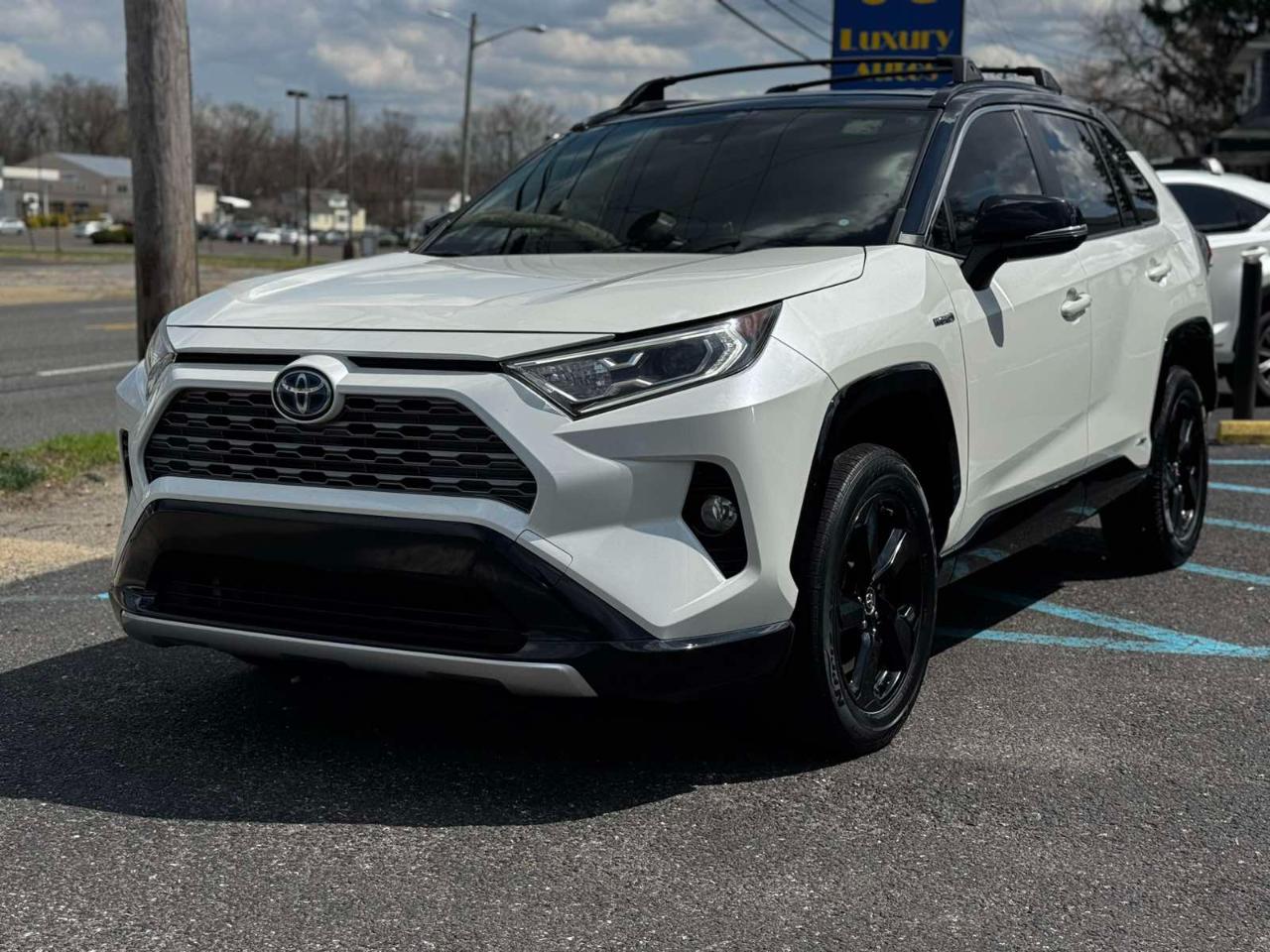 Toyota RAV4 Hybrid XSE 2019