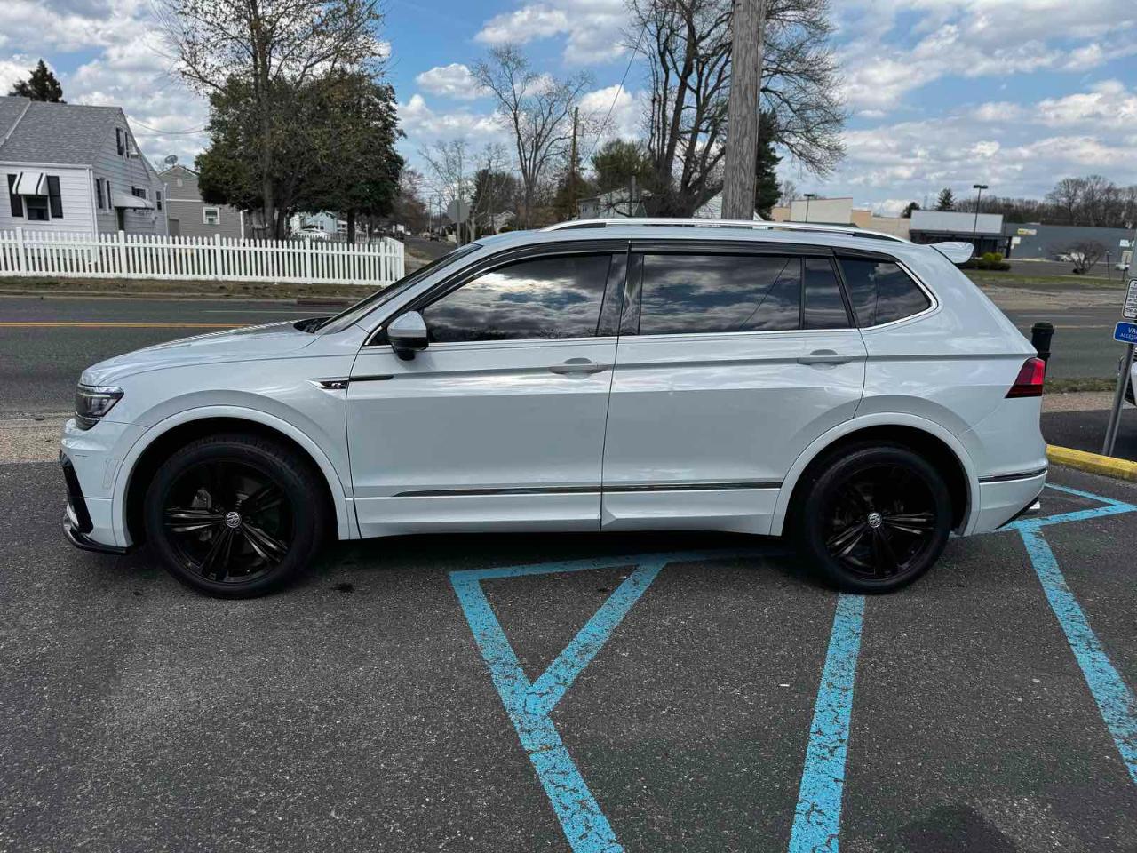 Volkswagen Tiguan SEL Premium R-Line 4D SUV 4Motion 2019