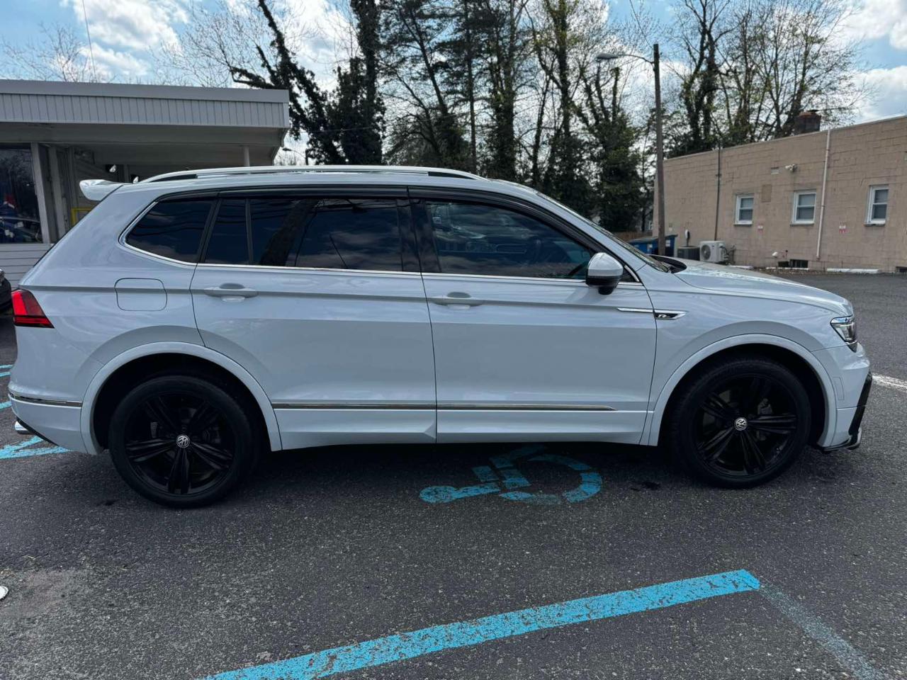 Volkswagen Tiguan SEL Premium R-Line 4D SUV 4Motion 2019