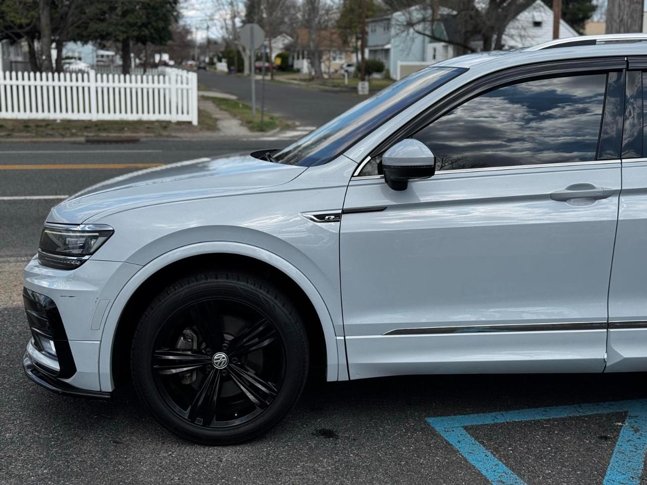 Volkswagen Tiguan SEL Premium R-Line 4D SUV 4Motion 2019