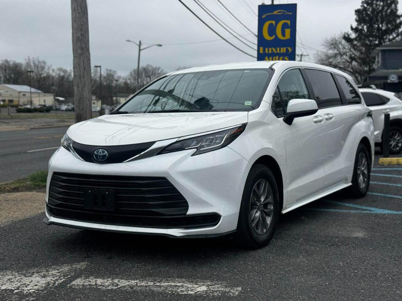 Toyota Sienna LE 8-Passenger 2022