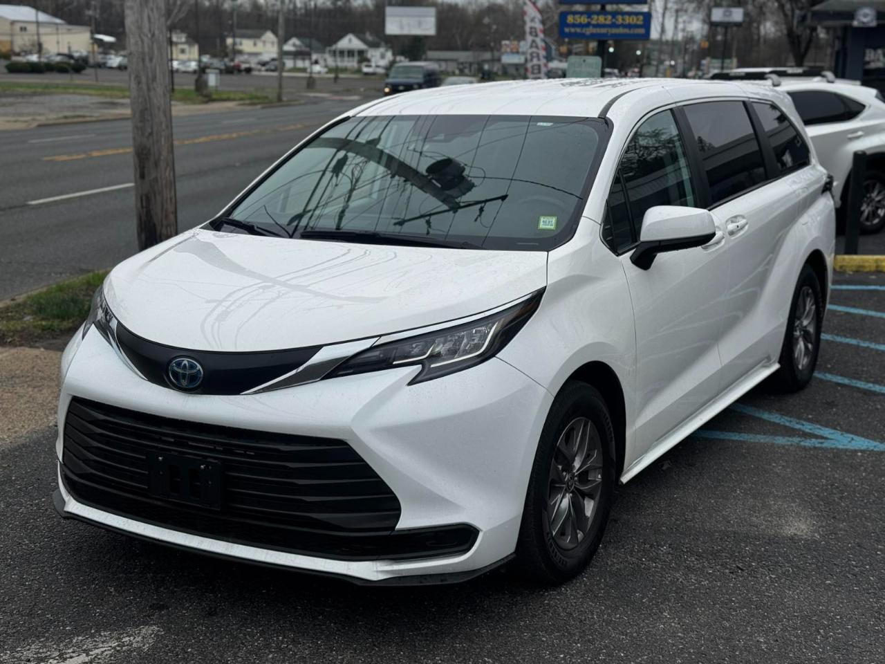 Toyota Sienna LE 8-Passenger 2022