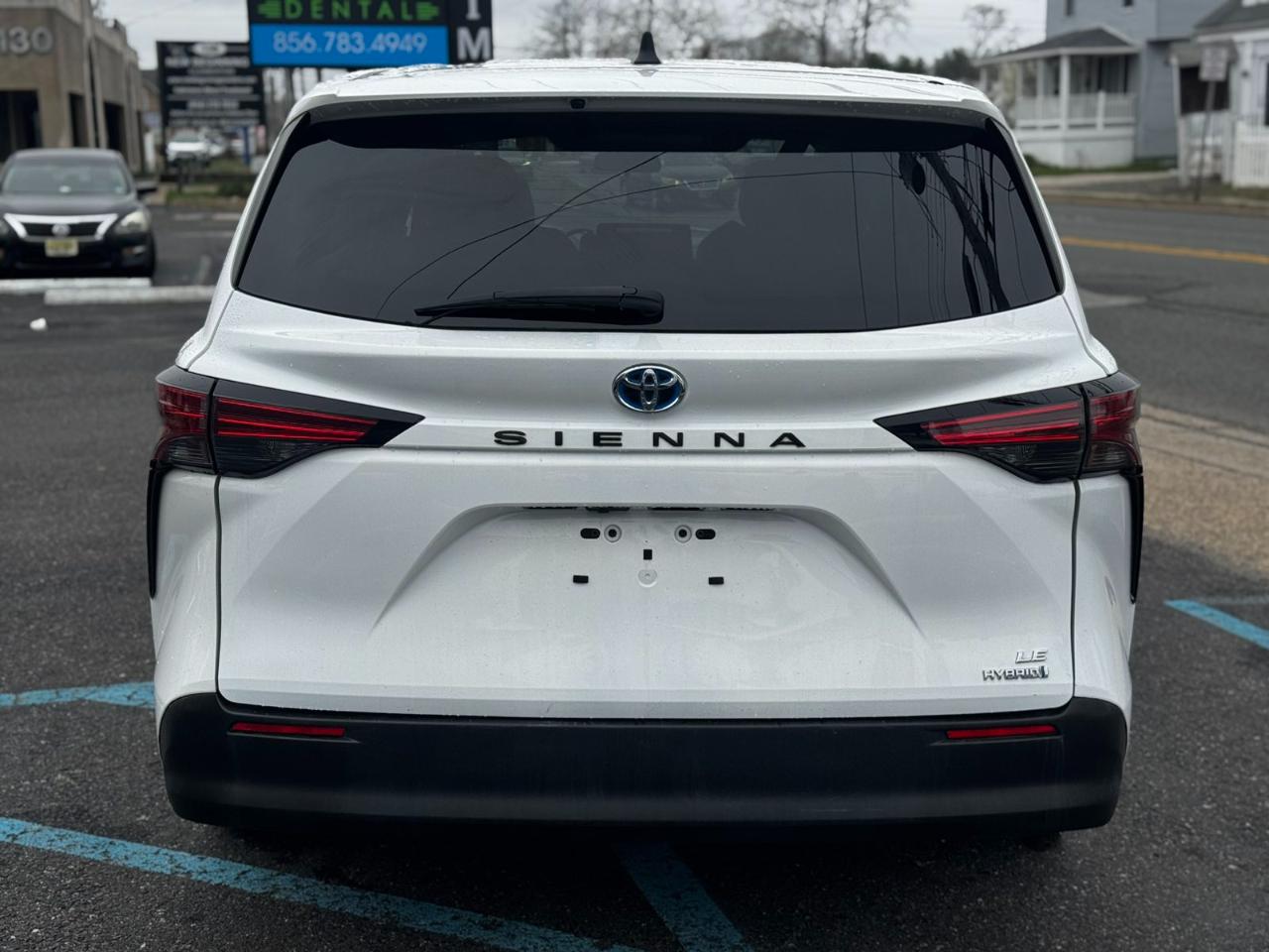 Toyota Sienna LE 8-Passenger 2022