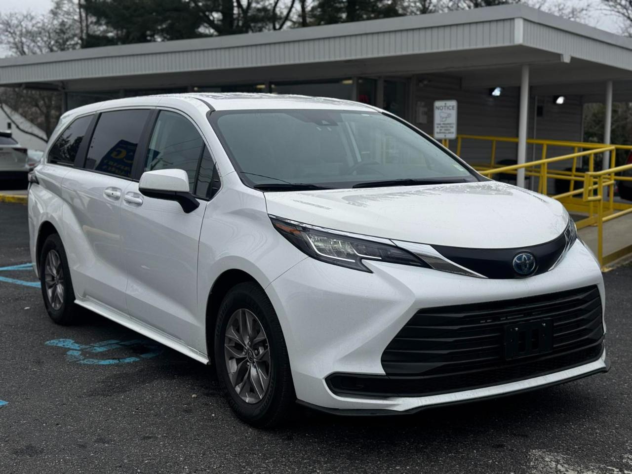Toyota Sienna LE 8-Passenger 2022