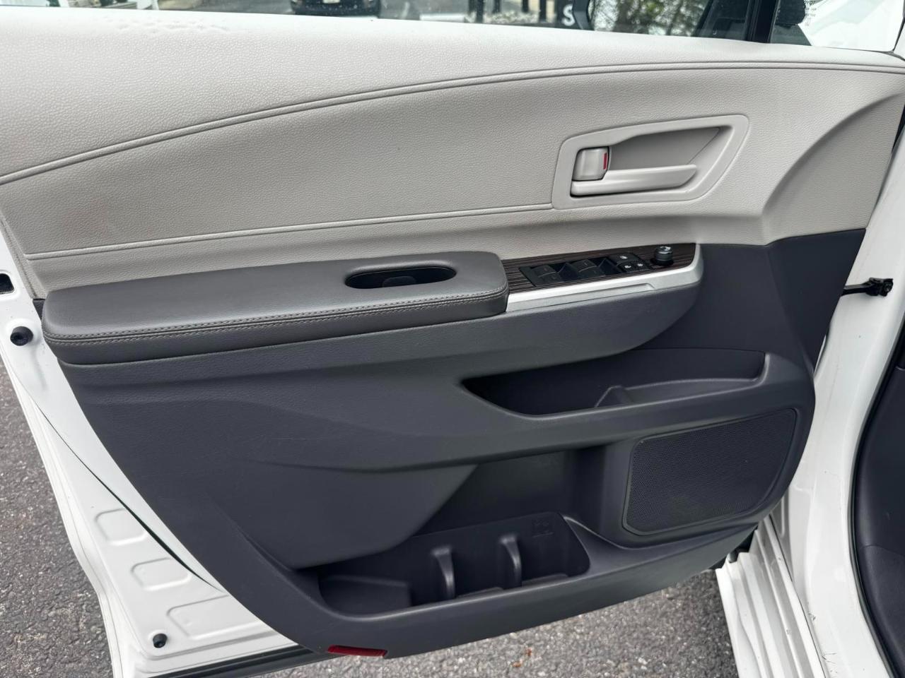 Toyota Sienna LE 8-Passenger 2022