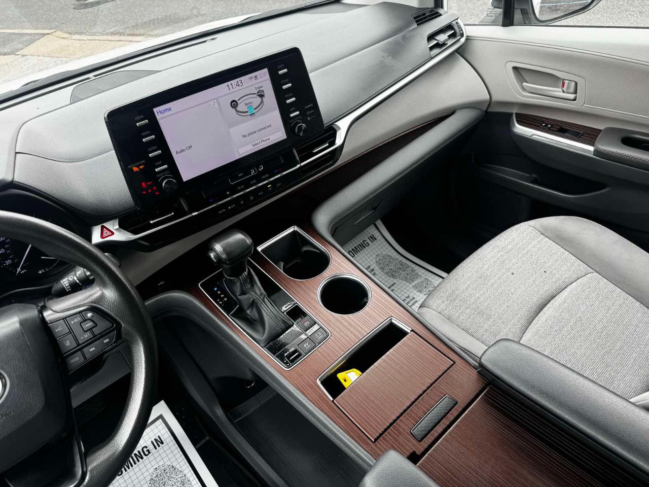 Toyota Sienna LE 8-Passenger 2022