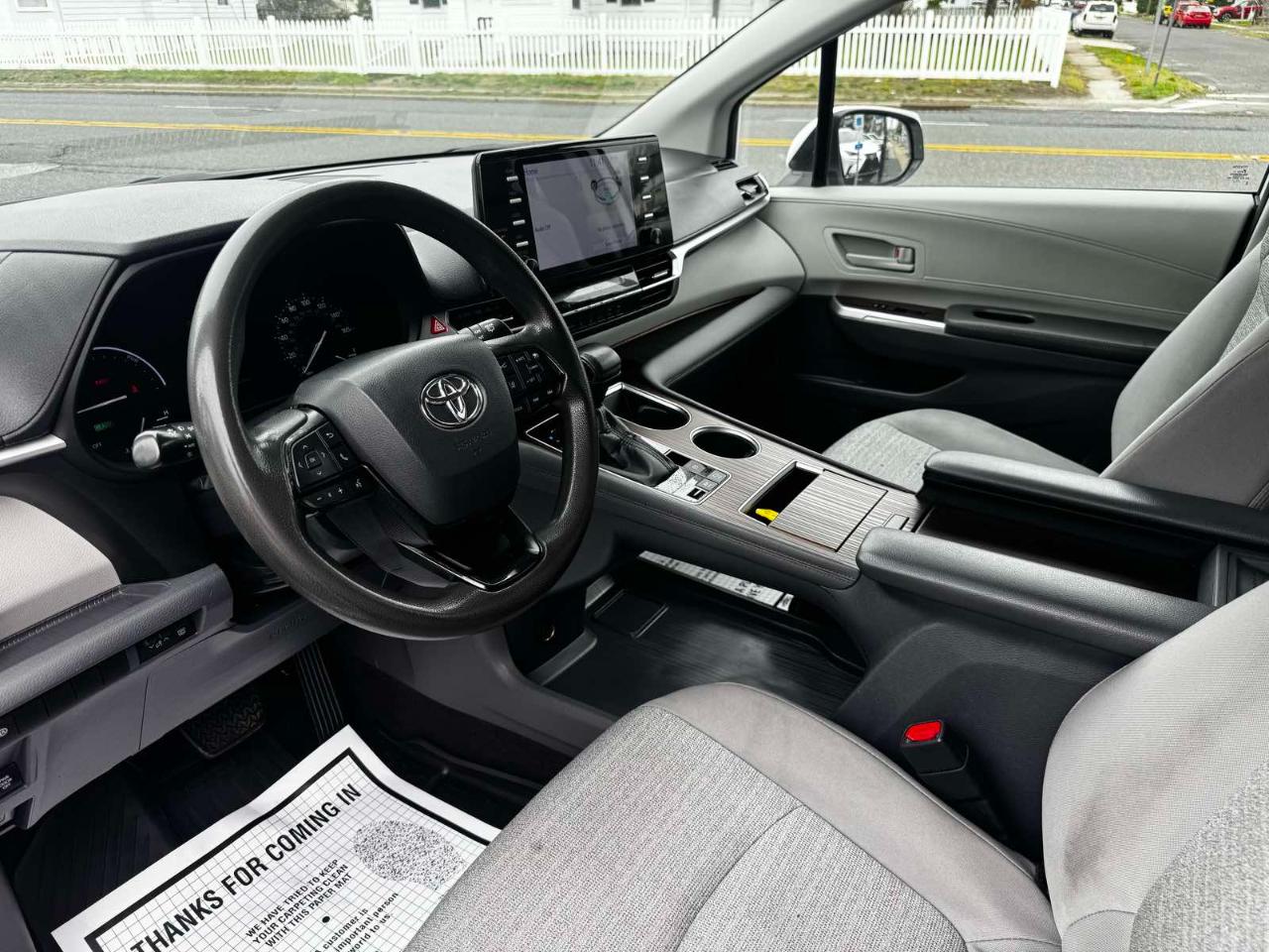 Toyota Sienna LE 8-Passenger 2022