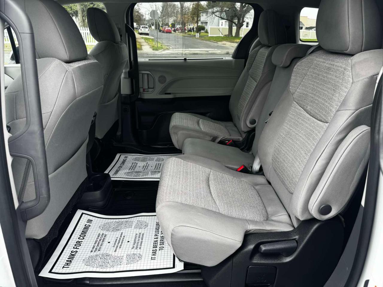 Toyota Sienna LE 8-Passenger 2022