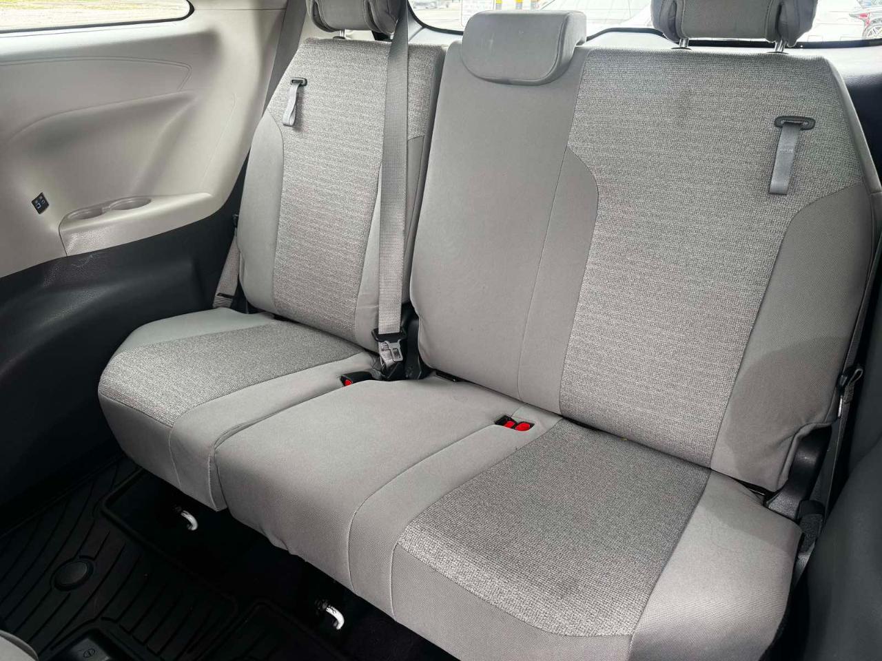 Toyota Sienna LE 8-Passenger 2022