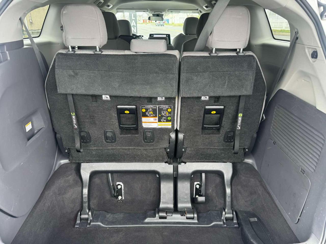 Toyota Sienna LE 8-Passenger 2022