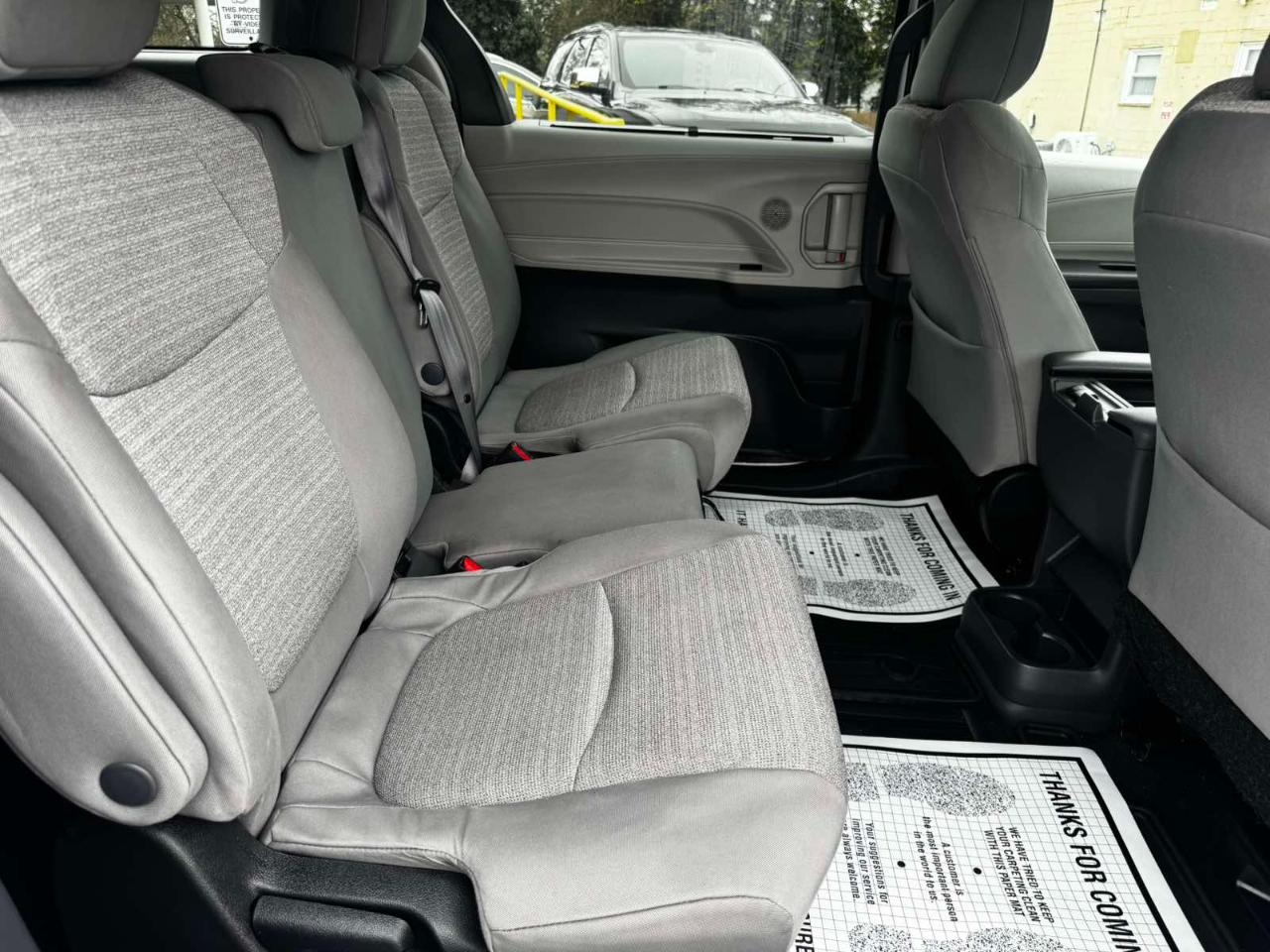 Toyota Sienna LE 8-Passenger 2022