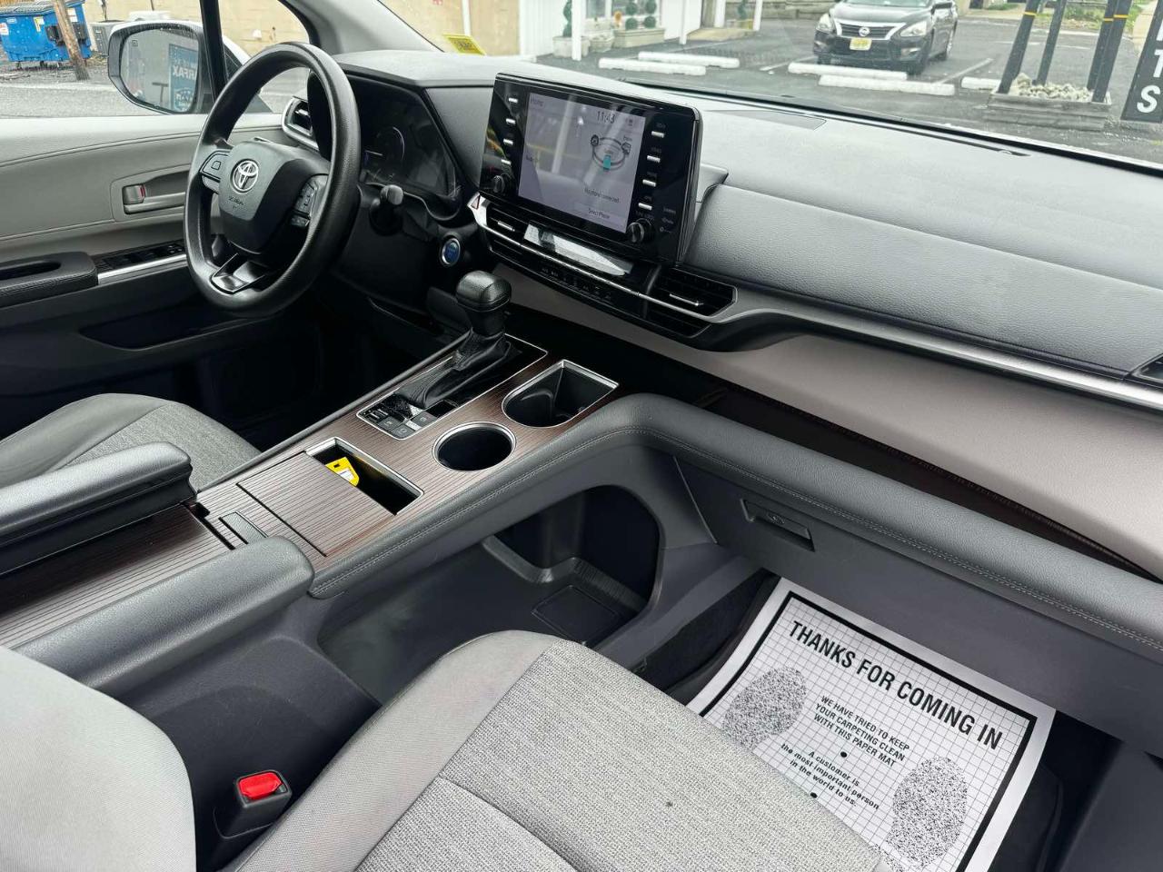 Toyota Sienna LE 8-Passenger 2022