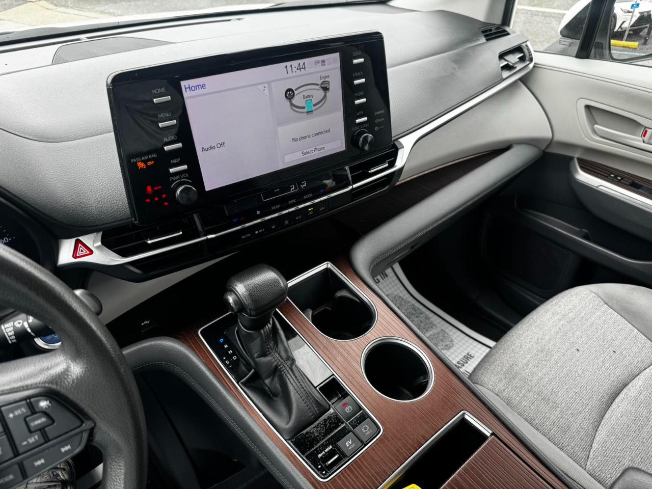 Toyota Sienna LE 8-Passenger 2022