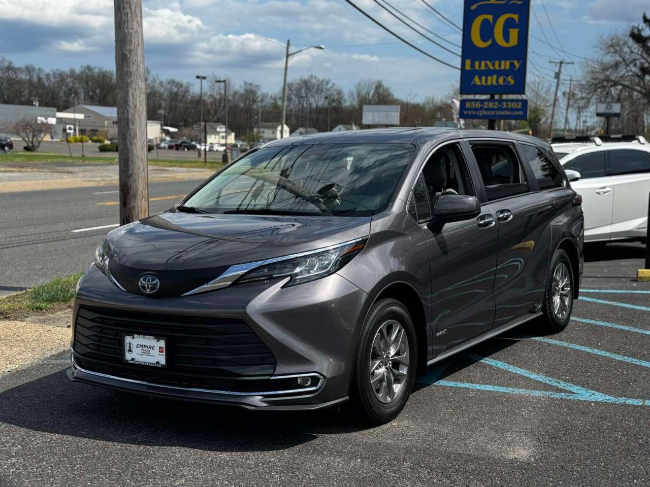 Toyota Sienna XLE 7-Passenger 2021