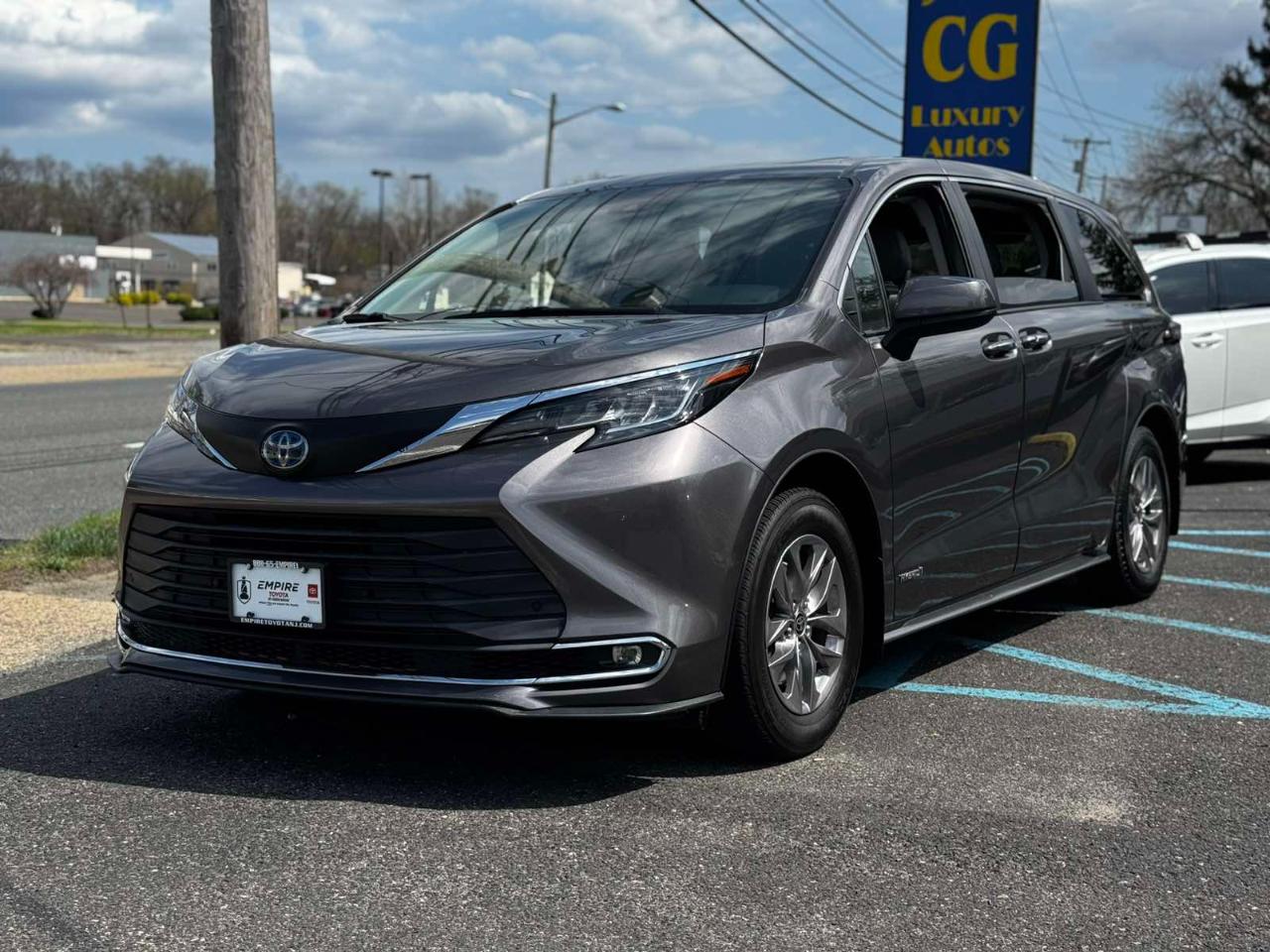 Toyota Sienna XLE 7-Passenger 2021